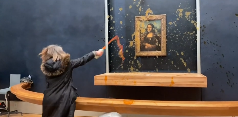 Mona Lisa: Protesters throw soup at da Vinci painting